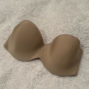 WonderBra Underwire Strapless Bra